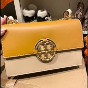 Tory Burch purse brand new!!! In perfect condition.